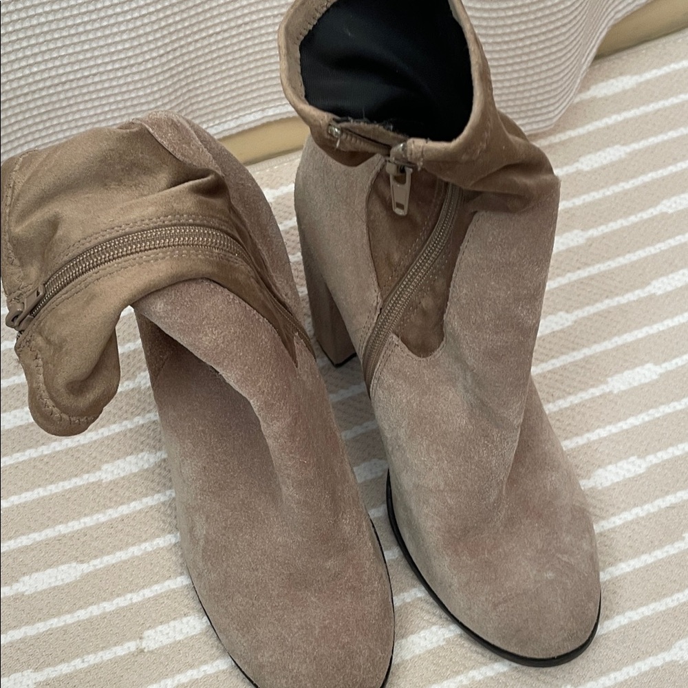 Stylish Tan Women's Boots